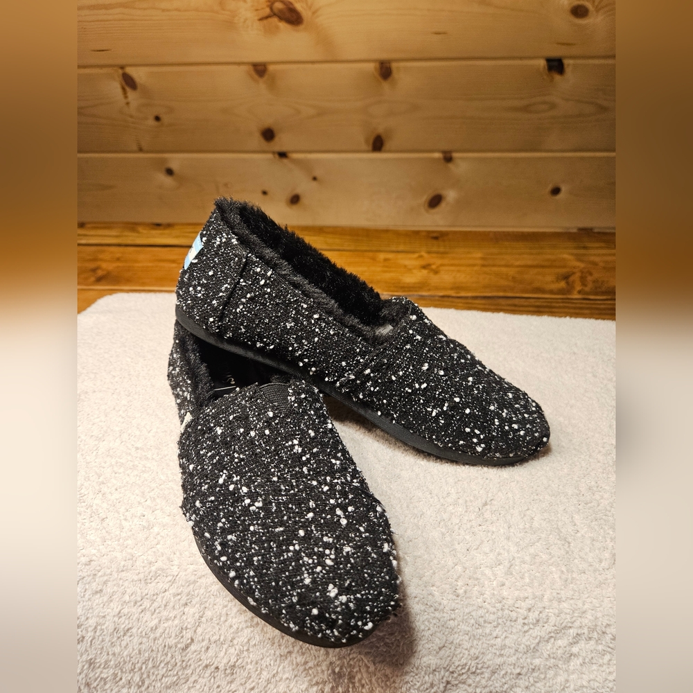 Toms Black and White Women's Boucle With Faux Fur Alpargrata Shoes Size 7.5